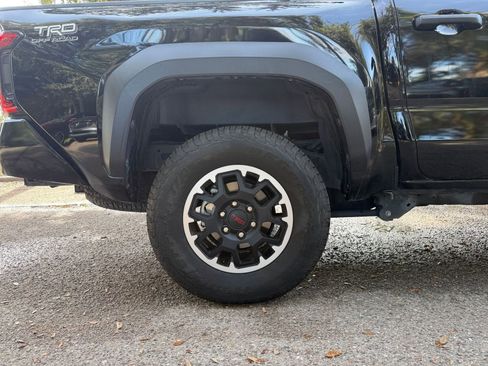 Used 2025 Toyota Tacoma TRD Off-Road image 23