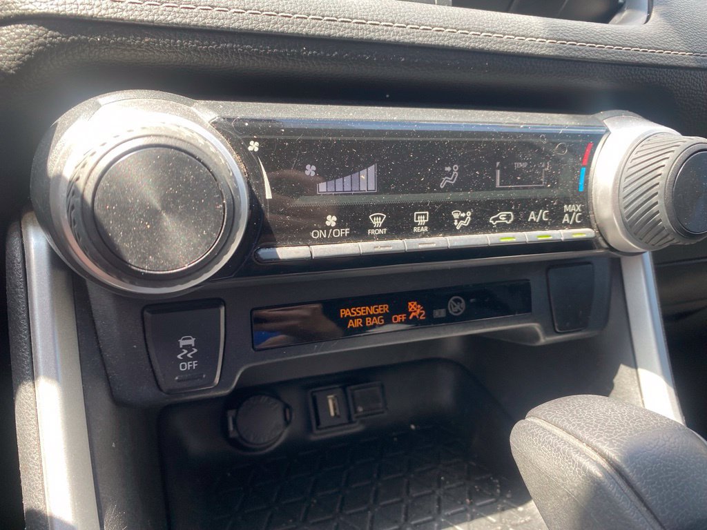 Used 2021 Toyota RAV4 LE FWD image 23