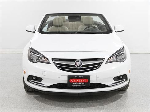 Used 2019 Buick Cascada Premium image 3