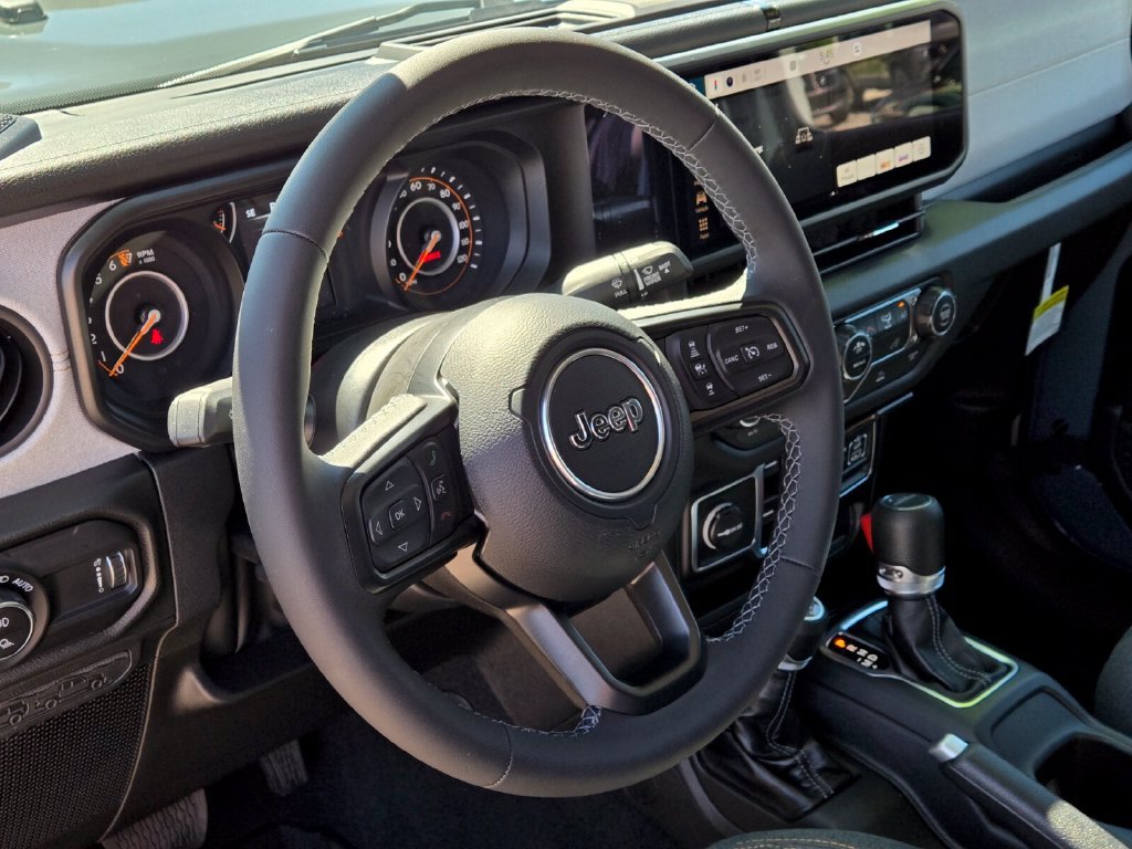 Used 2025 Jeep Gladiator Sport AWD/4WD image 26