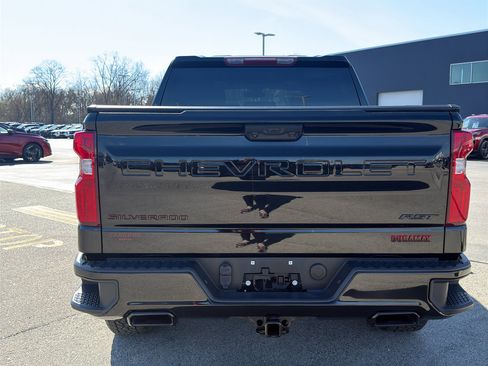 Used 2023 Chevrolet Silverado 1500 RST w/ Redline Edition AWD/4WD image 7