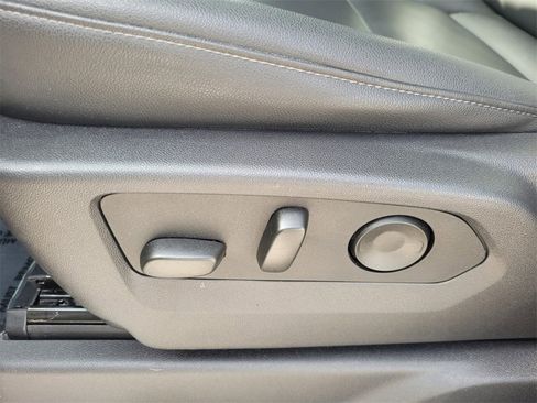 Used 2024 Chevrolet Silverado 1500 LT Trail Boss w/ Convenience Package II image 7