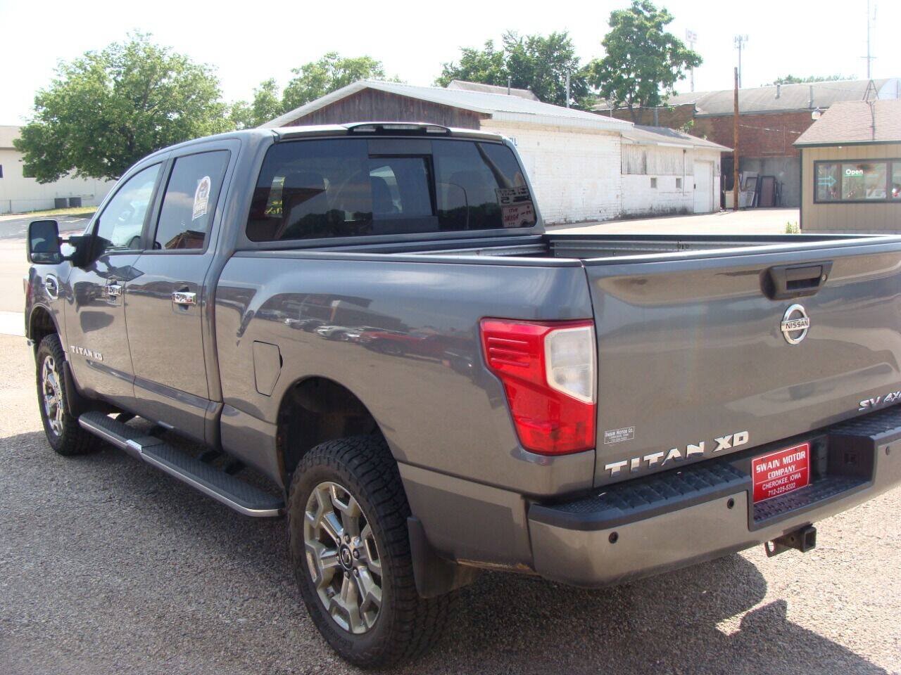 Used 2018 Nissan Titan SV w/ SV Convenience Package AWD/4WD image 19