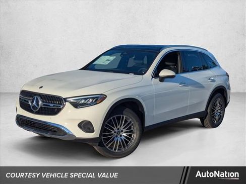 Used 2026 Mercedes-Benz GLC 300 image 1