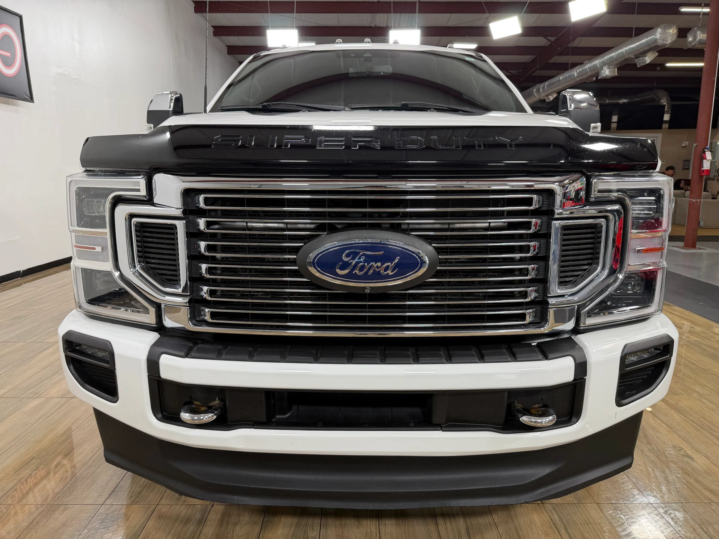 Used 2022 Ford F350 Platinum w/ FX4 Off-Road Package AWD/4WD image 2