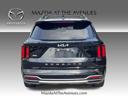 Used 2022 Kia Sorento SX image 16