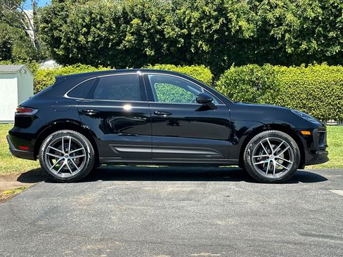 Certified 2025 Porsche Macan AWD/4WD image 9