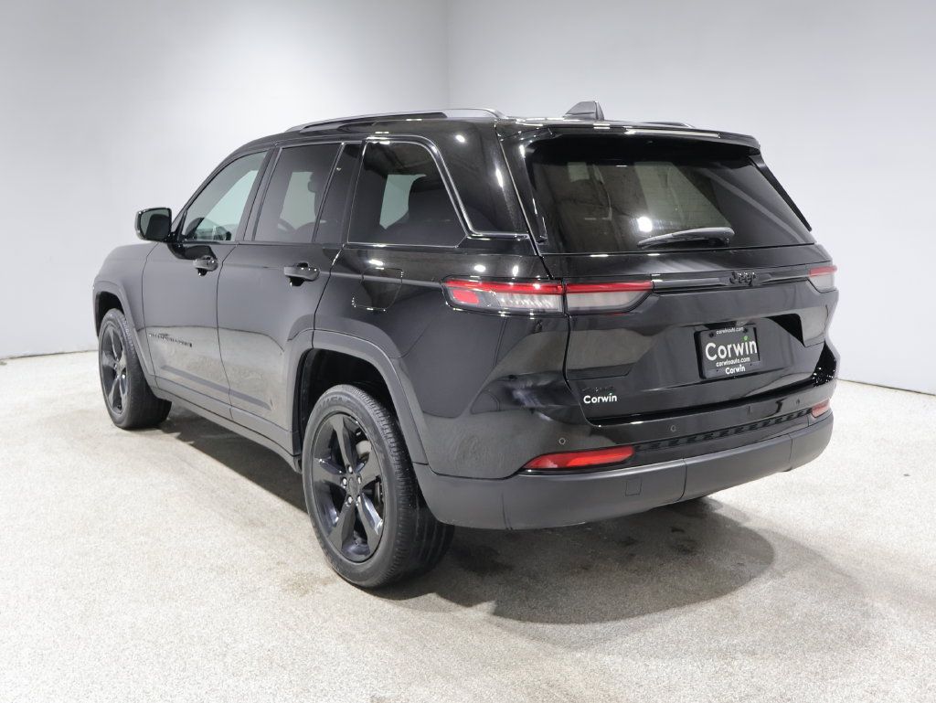 Certified 2023 Jeep Grand Cherokee Altitude AWD/4WD image 6