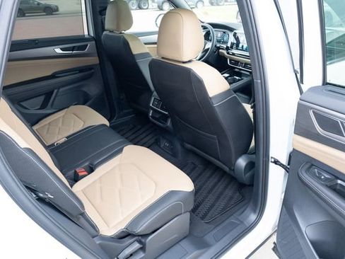 New 2026 Volkswagen Atlas Cross Sport SE image 38