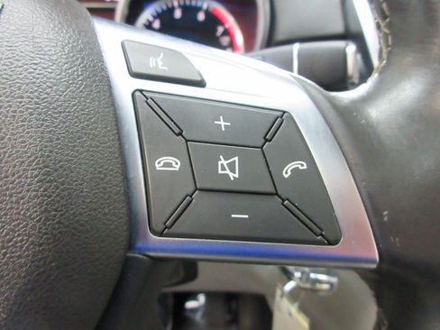 Used 2015 Mercedes-Benz ML 350 4MATIC image 17