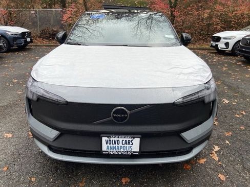 New 2026 Volvo EX30 Cross Country Ultra image 2