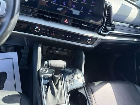 Used 2025 Kia Sportage EX FWD image 14