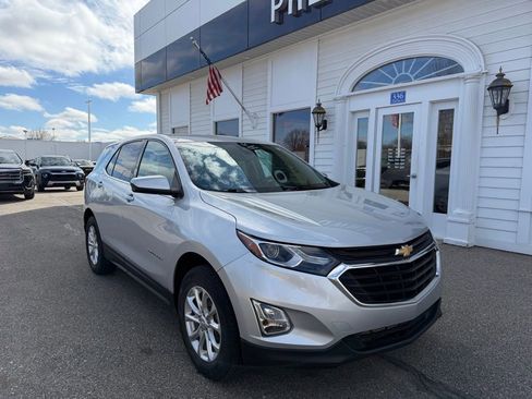 Used 2020 Chevrolet Equinox LT image 3