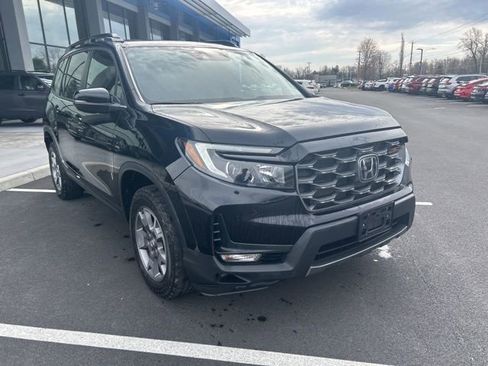 Used 2023 Honda Passport TrailSport image 3