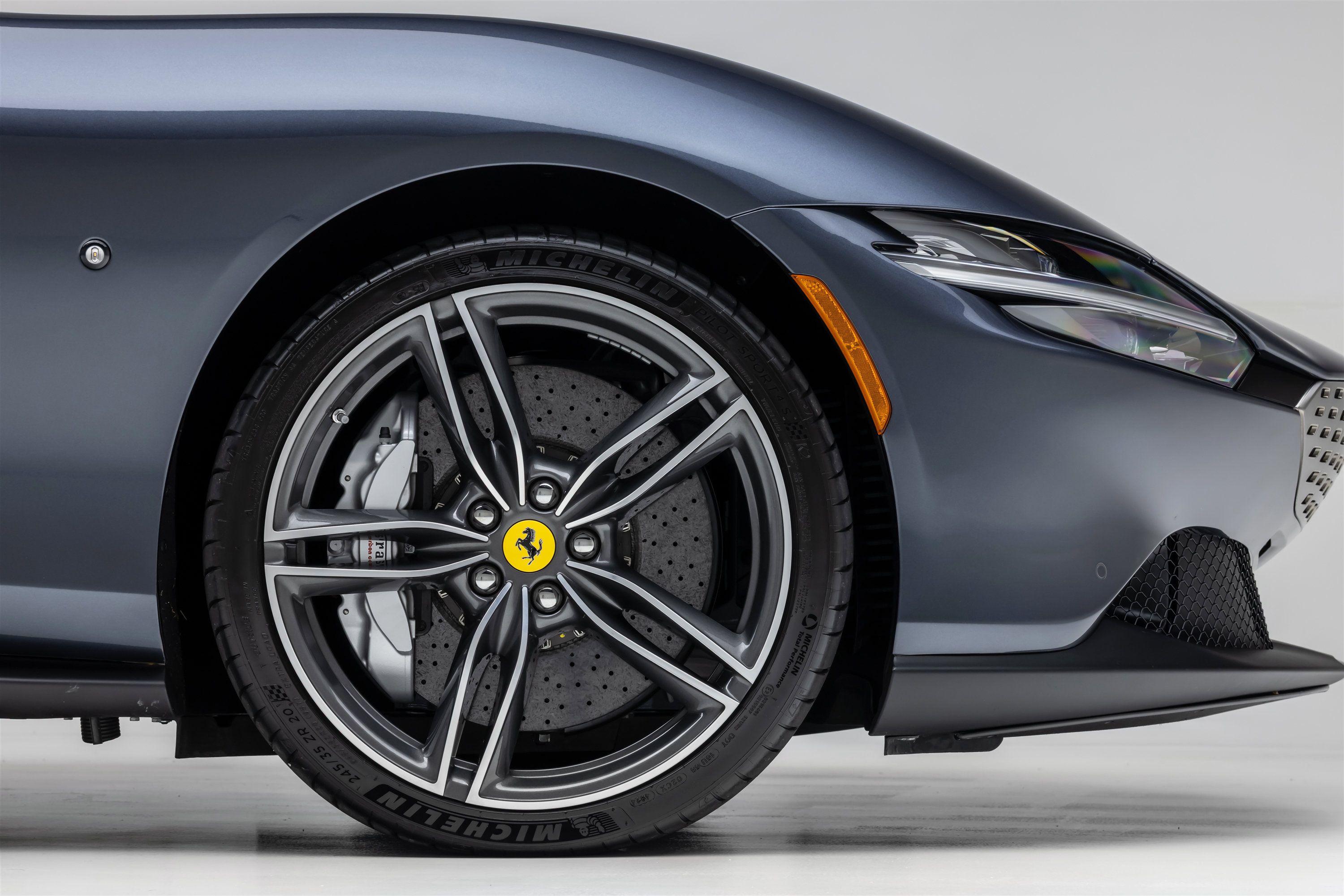 Certified 2025 Ferrari Roma Spider RWD image 13
