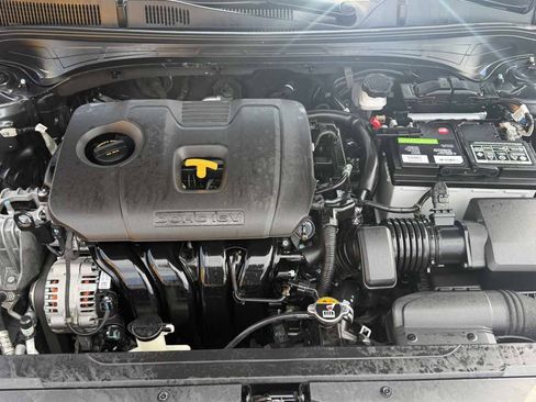 Used 2020 Kia Forte LXS FWD image 19
