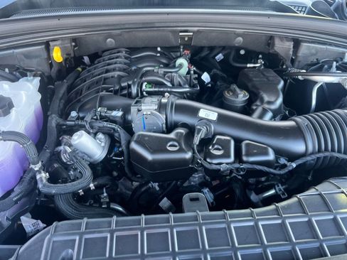 New 2025 Jeep Grand Cherokee Laredo image 3