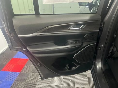 Used 2023 Jeep Grand Cherokee 4WD 4xe image 19