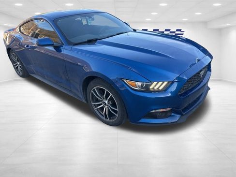 Used 2017 Ford Mustang EcoBoost image 4