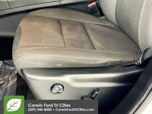 Used 2018 Jeep Grand Cherokee Laredo AWD/4WD image 22