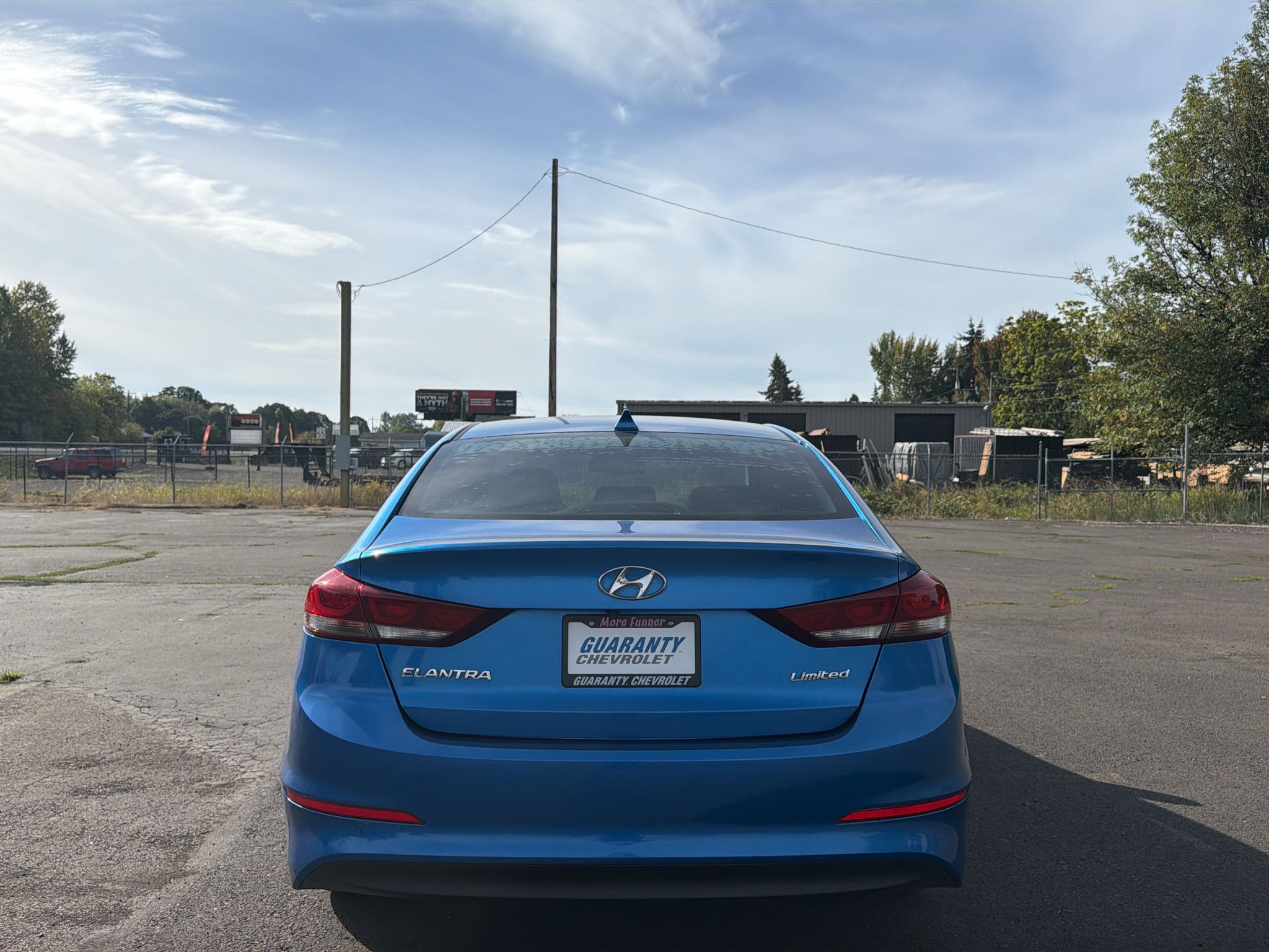 Used 2017 Hyundai Elantra Limited w/ Limited Tech Package 08 FWD image 10