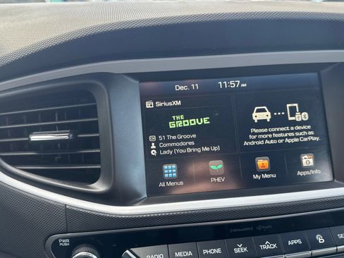 Used 2019 Hyundai Ioniq Plug-In Hybrid image 18