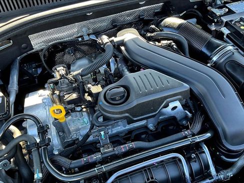 Used 2025 Volkswagen Jetta SE w/ Black Wheel Package image 32