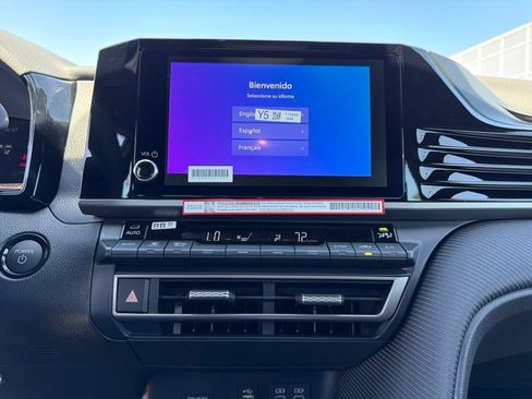 New 2026 Toyota Camry Hybrid FWD image 29
