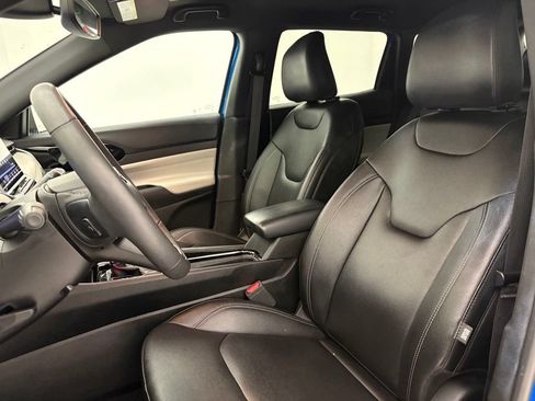 Used 2025 Jeep Compass Limited AWD/4WD image 31