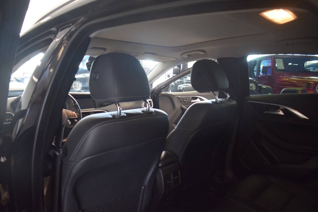 Used 2018 INFINITI QX30 Premium w/ Navigation Package AWD/4WD image 54
