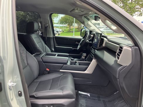 Used 2024 Toyota Tundra Limited AWD/4WD image 34