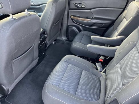 Used 2023 GMC Acadia SLE w/ Driver Convenience Package FWD image 18