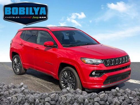 Used 2023 Jeep Compass Limited AWD/4WD image 2