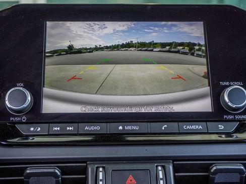 Used 2025 Nissan Pathfinder S FWD image 30