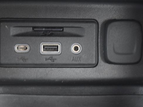 Used 2022 Chevrolet Equinox LT image 17