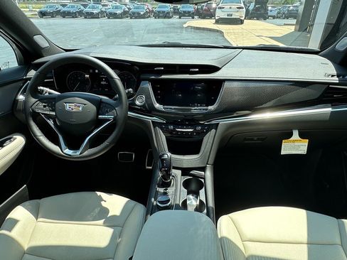 New 2025 Cadillac XT6 Sport w/ Technology Package image 10