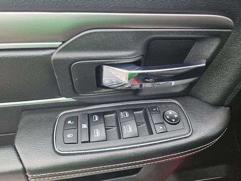 Used 2023 RAM 1500 Classic Warlock image 9