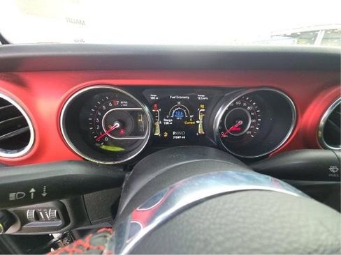 Used 2020 Jeep Gladiator Rubicon AWD/4WD image 8