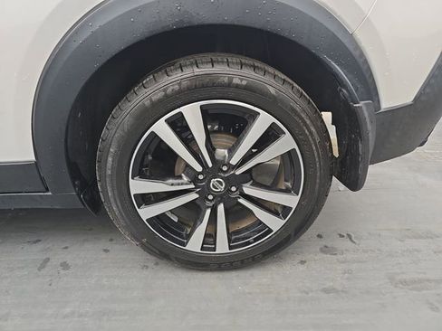 Used 2020 Nissan Kicks SR FWD image 17