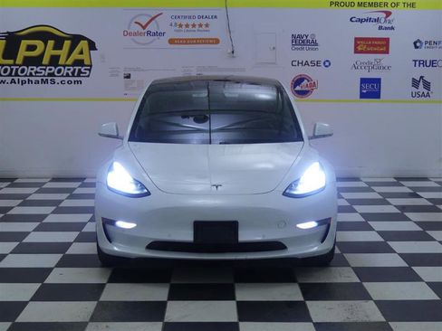 Used 2019 Tesla Model 3 Standard Range Plus image 2