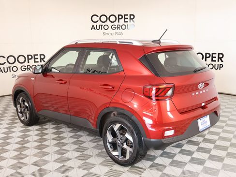 Used 2025 Hyundai Venue SEL FWD image 22