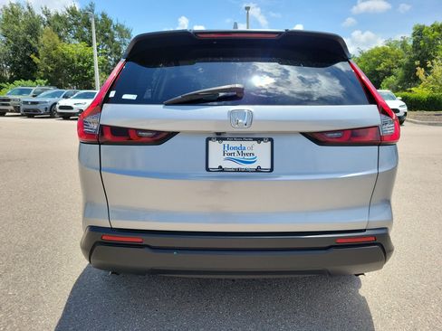 Used 2024 Honda CR-V EX image 5