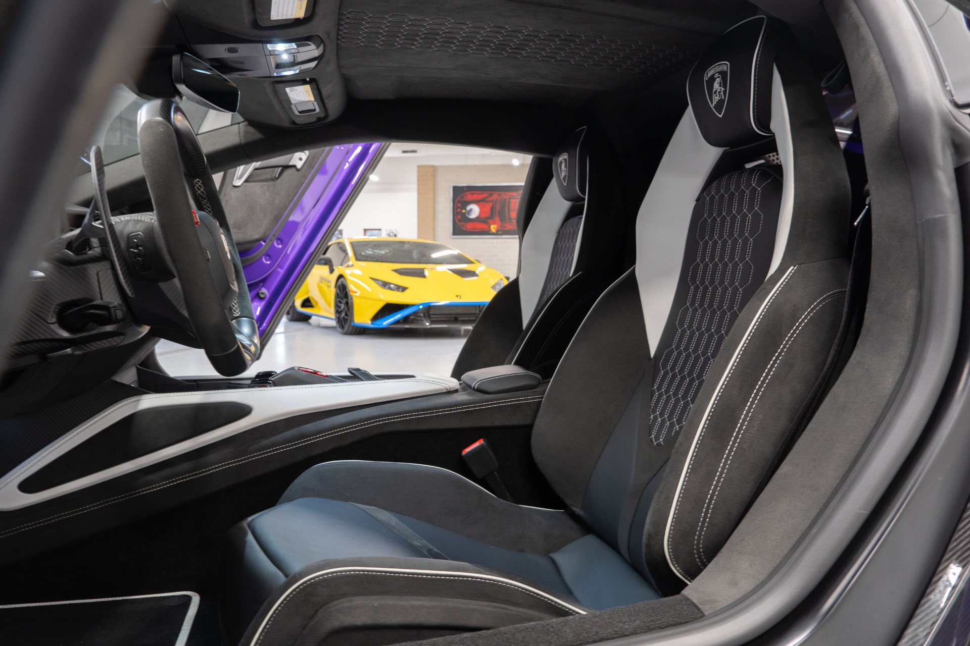 Used 2024 Lamborghini Revuelto AWD/4WD image 26