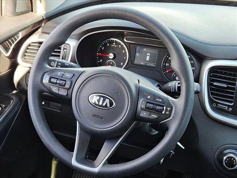 Used 2016 Kia Sorento L image 11