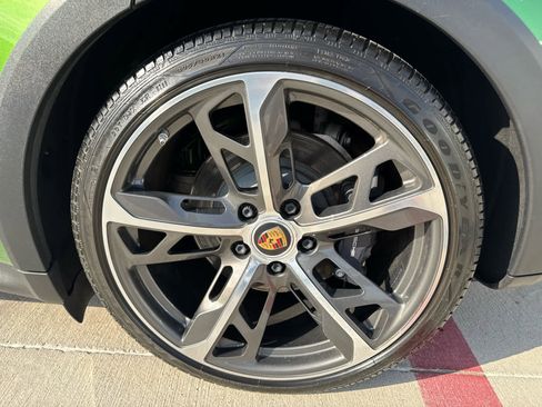 Used 2022 Porsche Taycan 4 Cross Turismo image 6