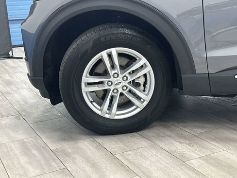 Used 2023 Ford Explorer XLT w/ Equipment Group 202A image 36