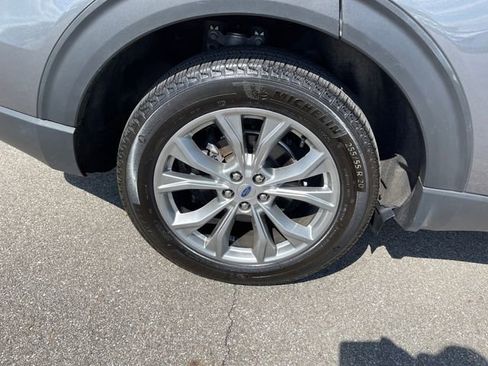 Used 2023 Ford Explorer XLT w/ Equipment Group 202A AWD/4WD image 45