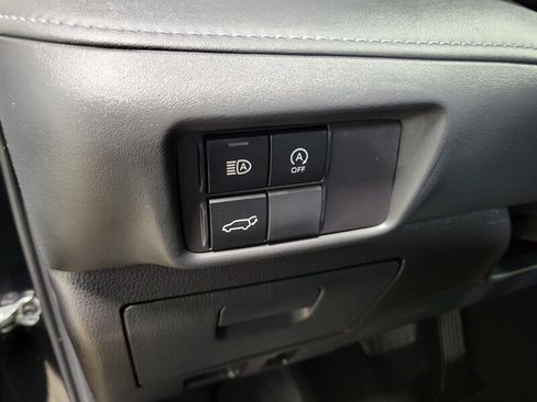 Used 2024 Toyota Highlander XLE AWD/4WD image 27