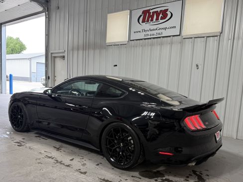 Used 2017 Ford Mustang GT w/ Black Accent Package RWD image 10
