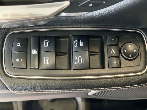 Used 2019 RAM 1500 Laramie w/ Sport Appearance Package AWD/4WD image 16